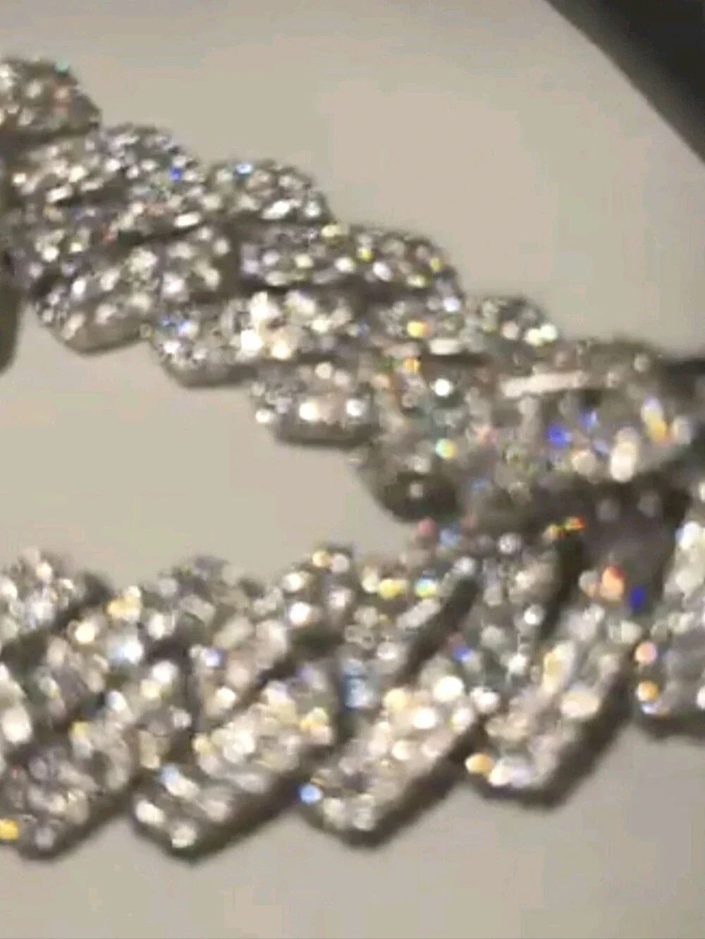 Iced Out GLD Diamond Prong Link Chain in White Gold - 25mm / 22